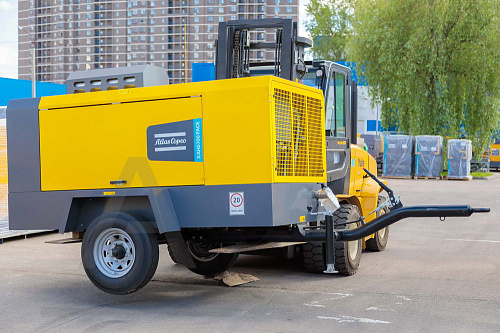 Компрессор Atlas Copco XAHS 700 PACE. Дизельный передвижной компрессор повышенной мощности на шасси Atlas Copco XAHS 700 PACE.