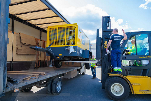 Компрессор Atlas Copco XAHS 700 PACE. Дизельный передвижной компрессор повышенной мощности на шасси Atlas Copco XAHS 700 PACE.