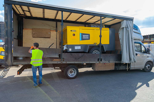 Компрессор Atlas Copco XAHS 700 PACE. Дизельный передвижной компрессор повышенной мощности на шасси Atlas Copco XAHS 700 PACE.