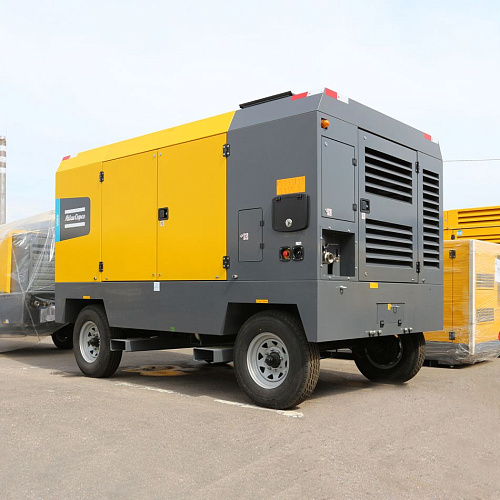 Компрессор Atlas Copco V 900 PACE. Дизельный передвижной компрессор высокой мощности на шасси Atlas Copco V 900 PACE.