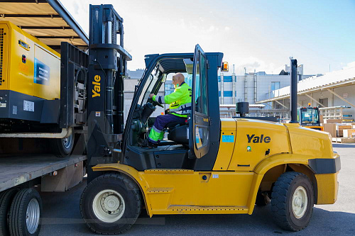 Компрессор Atlas Copco XAHS 700 PACE. Дизельный передвижной компрессор повышенной мощности на шасси Atlas Copco XAHS 700 PACE.