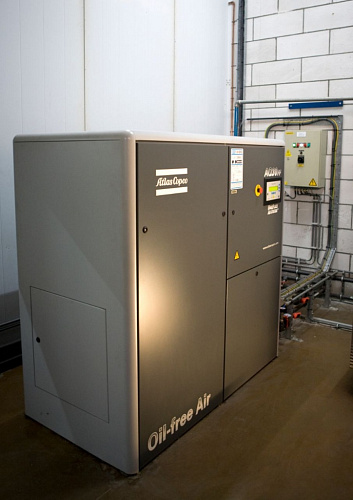 Atlas Copco компрессор AQ30 13FF 50HZ water-cooled Atlas Copco компрессор AQ30 13FF 50HZ water-cooled, безмасляный, электрический, воздушный