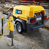 Компрессор Atlas Copco XAHS 38. Дизельный передвижной компрессор малой мощности на шасси Atlas Copco XAHS 38.