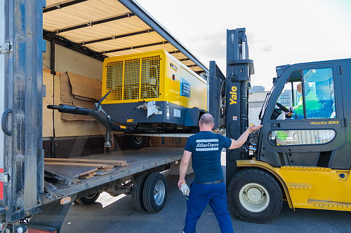 Компрессор Atlas Copco XAHS 700 PACE. Дизельный передвижной компрессор повышенной мощности на шасси Atlas Copco XAHS 700 PACE.